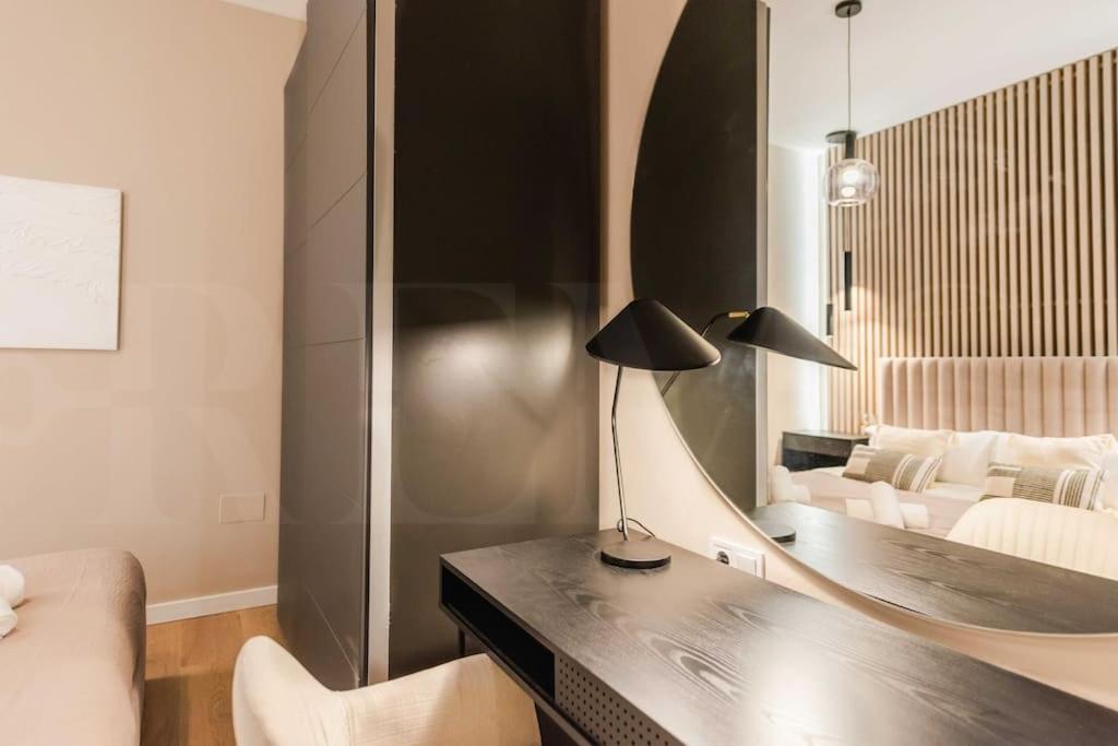 Contemporary Minimalist Apartment By Rems Málaga Kültér fotó