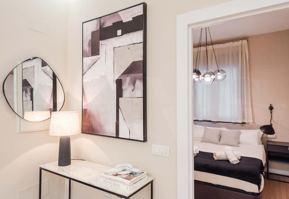 Contemporary Minimalist Apartment By Rems Málaga Kültér fotó