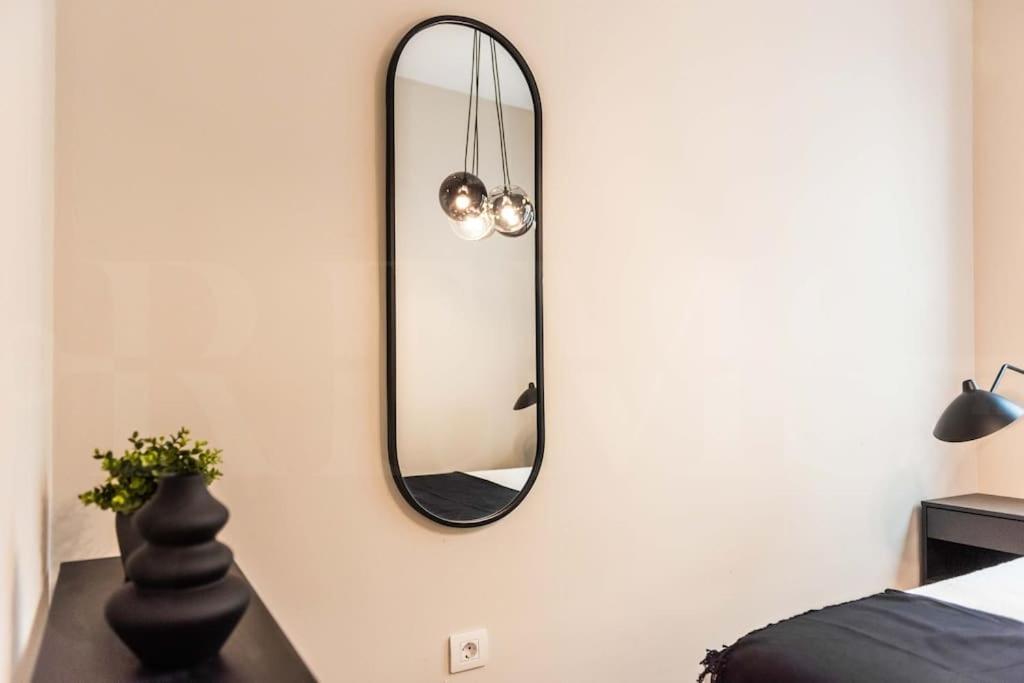 Contemporary Minimalist Apartment By Rems Málaga Kültér fotó