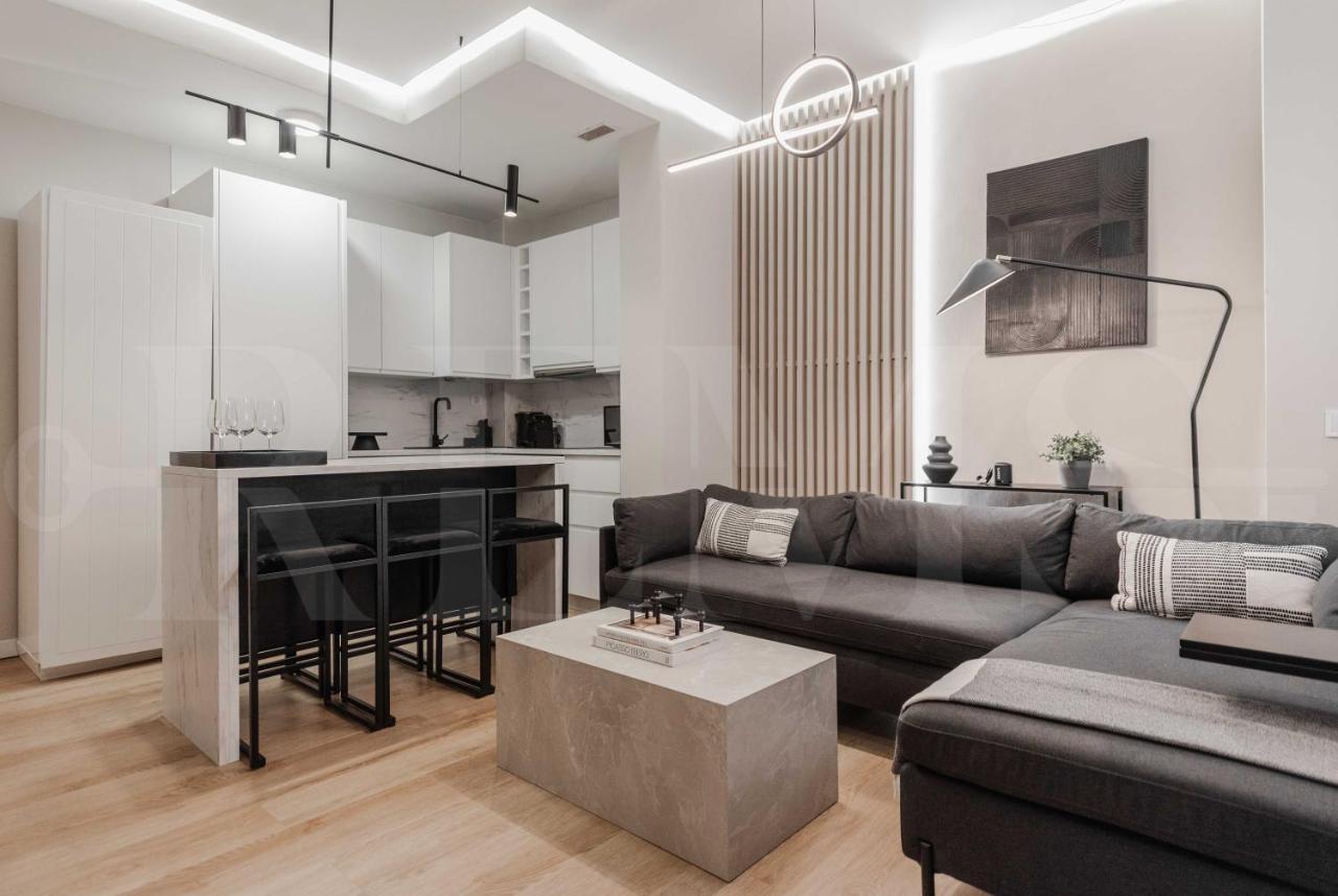 Contemporary Minimalist Apartment By Rems Málaga Kültér fotó